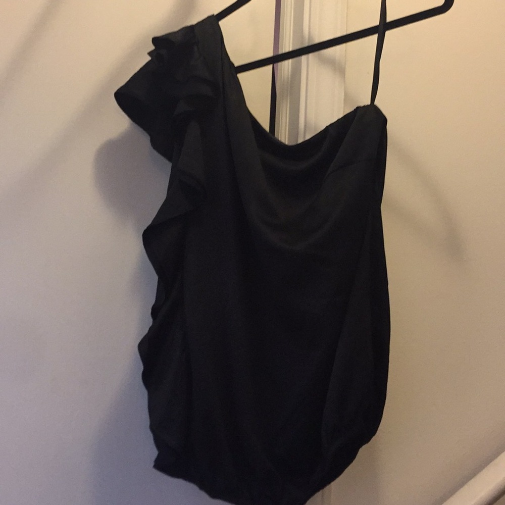 Black one shouldered shirt